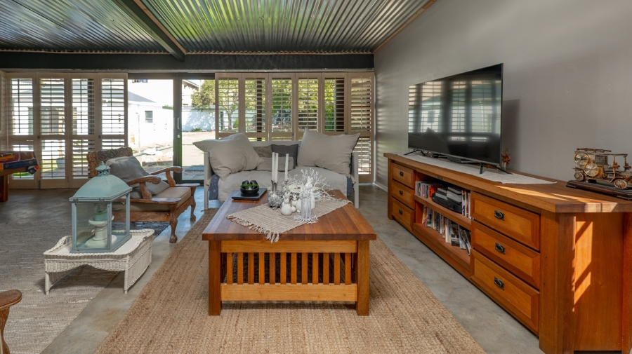 5 Bedroom Property for Sale in Bredasdorp Western Cape